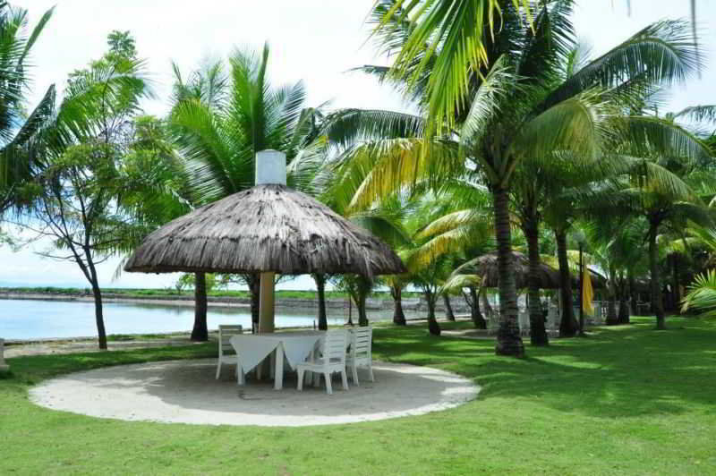 Cordova Reef Village Resort Lapu-Lapu City Exterior photo