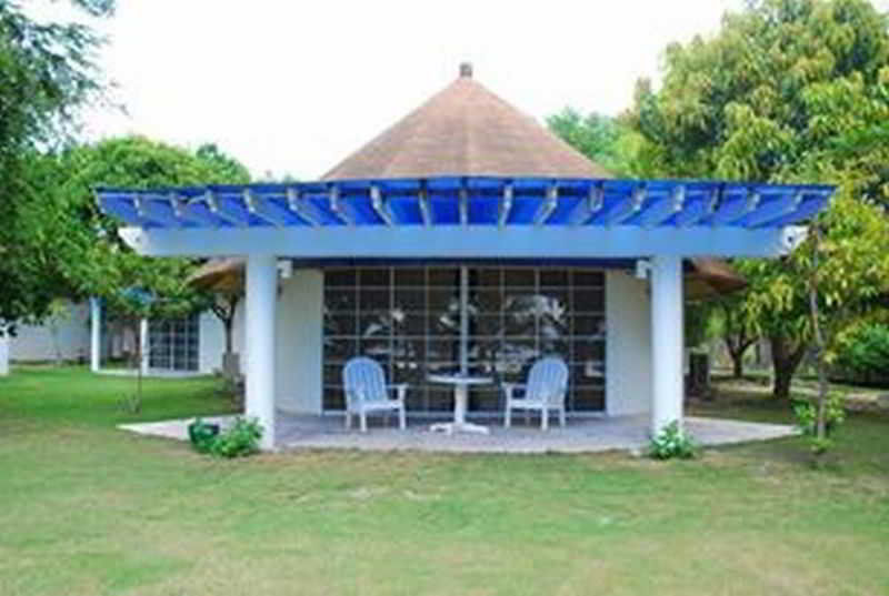 Cordova Reef Village Resort Lapu-Lapu City Exterior photo