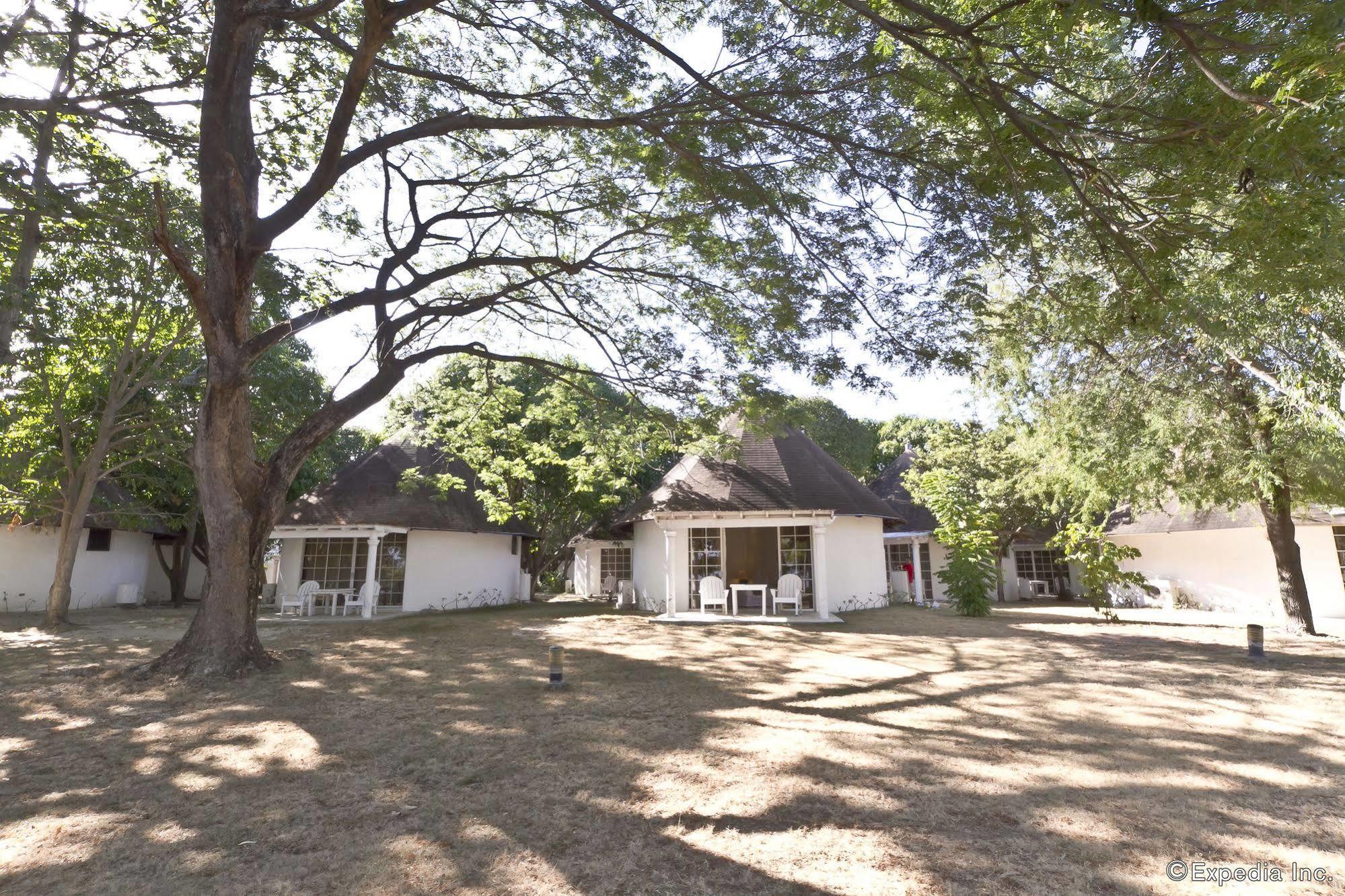 Cordova Reef Village Resort Lapu-Lapu City Exterior photo