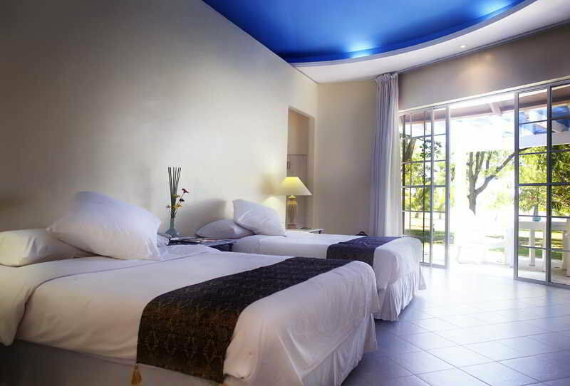 Cordova Reef Village Resort Lapu-Lapu City Exterior photo